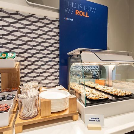 Holiday Inn Express Asheville Woodfin By Ihg Exteriör bild
